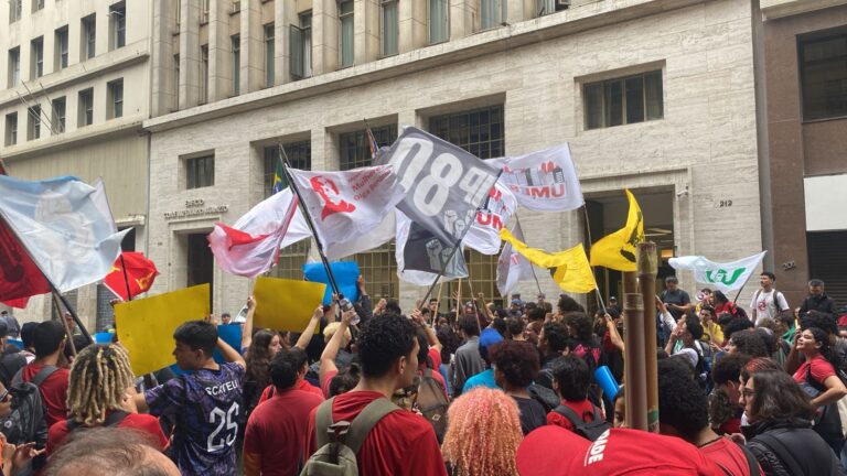 Luta contra a privatização das escolas públicas