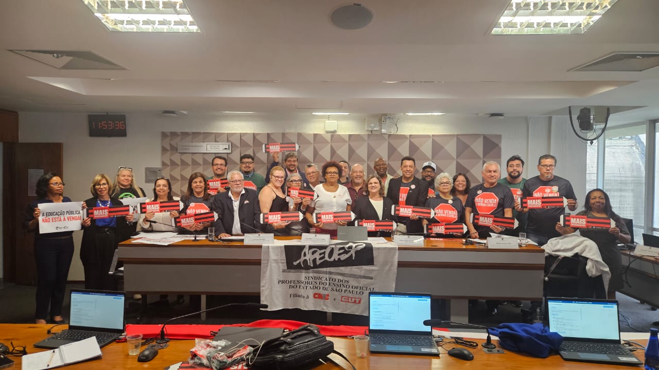 APEOESP Subsede Sul Santo Amaro presente na defesa da escola pública de qualidade paulista e denunciando os ataques do governo Tarcísio no Senado Federal em Brasília.