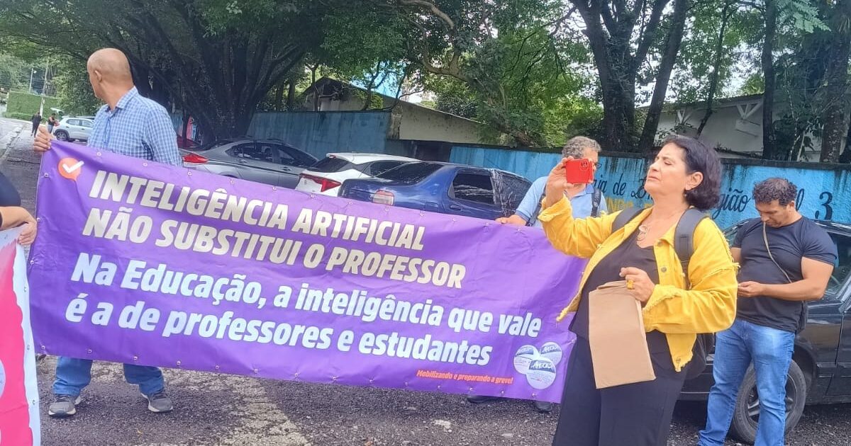 APEOESP SUBSEDE SUL SANTO AMARO esteve ontem 03/02/25 pela manhã no Jardim Miriam na inauguração de uma escola pública EE Cidade Julia II e deixou sua pauta de reivindicações para o secretário Feder.