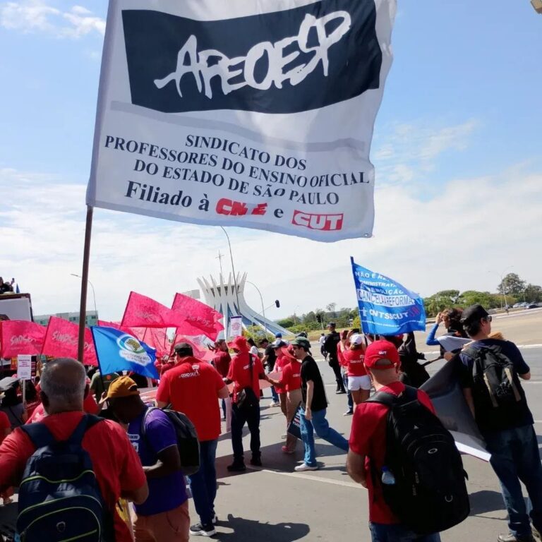 Marcha contra a reforma administrativa em Brasília, APEOESP presente!