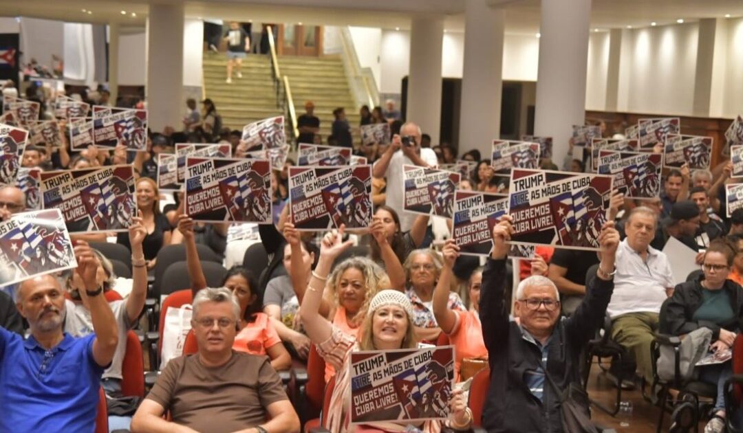 Ato em solidariedade ao povo cubano